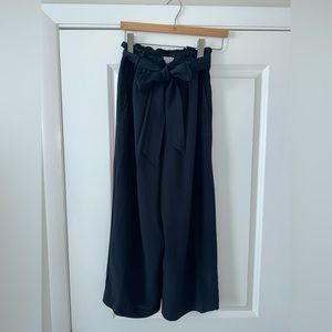 Women’s Black Tie-Waist Wide-Leg Pants